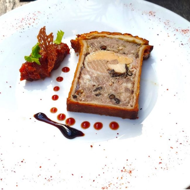 Pâté-croûte de gibier et foie gras de canard