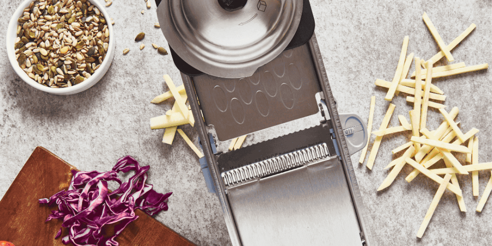 Arrivée des beaux jours : la mandoline REVOLUTION pour une coupe précise et rapide !