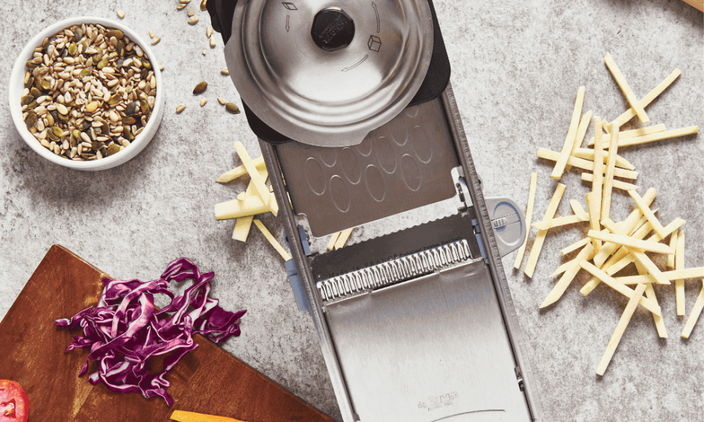 Arrivée des beaux jours : la mandoline REVOLUTION pour une coupe précise et rapide !
