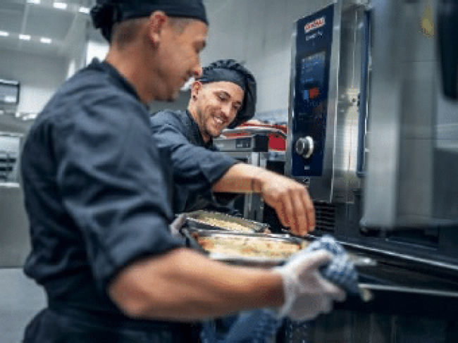 Restauration : améliorer l’efficacité énergétique et le bien-être des équipes grâce aux solutions de cuisson RATIONAL