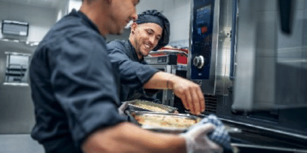 Restauration : améliorer l’efficacité énergétique et le bien-être des équipes grâce aux solutions de cuisson RATIONAL