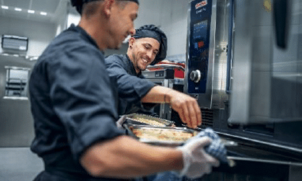 Restauration : améliorer l’efficacité énergétique et le bien-être des équipes grâce aux solutions de cuisson RATIONAL