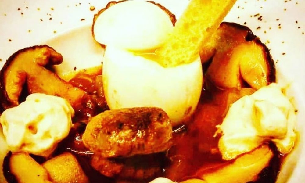 Oeuf mollet et sa fricassée de cèpes des ‘Aveyron, espuma de jus de truffes