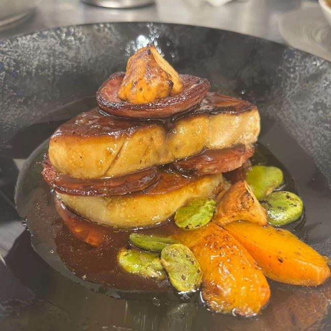 Escalope de foie gras, Belle de Mesandans, caramel aux fruits de saison