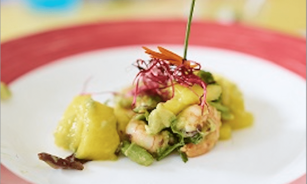 Salade de crevettes, mangue et avocat aux parfums d’Asie