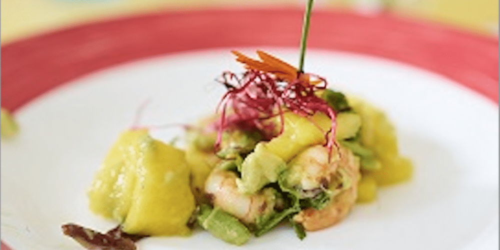 Salade de crevettes, mangue et avocat aux parfums d’Asie
