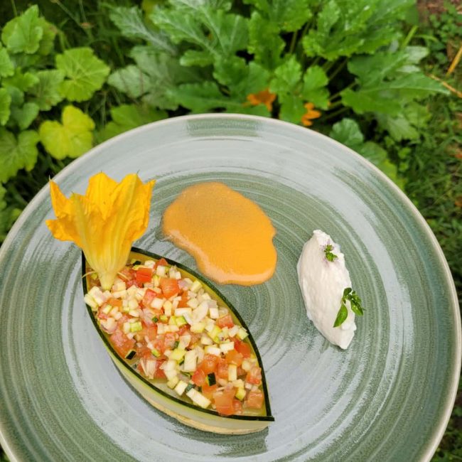 Courgette prise en gelée, sablé à l’origan du jardin