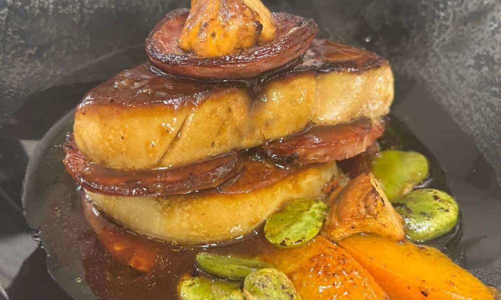 Escalope de foie gras, Belle de Mesandans, caramel aux fruits de saison