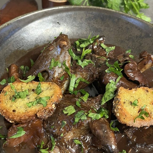 Salmis de palombes du sud-ouest et vinaigre cacao