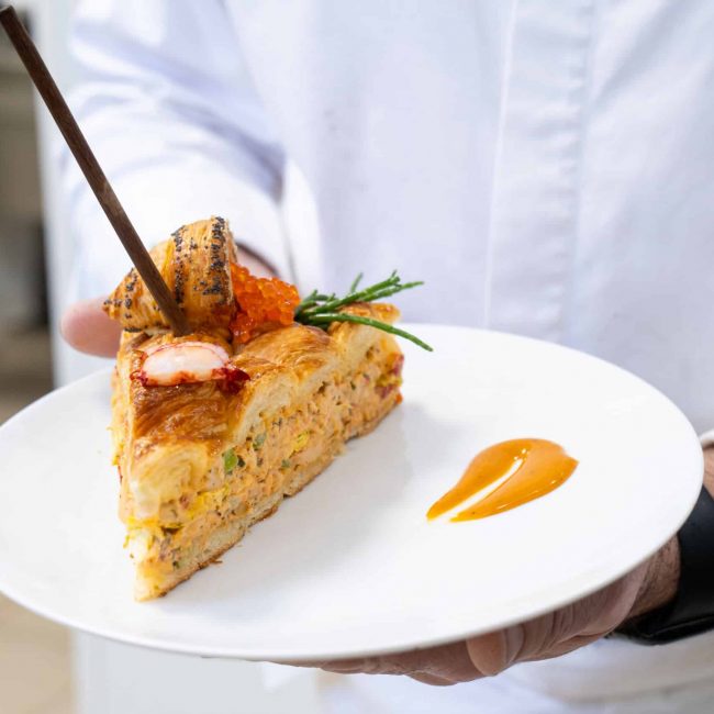 Croissant Lobster façon club sandwich : le twist gastronomique du sandwich