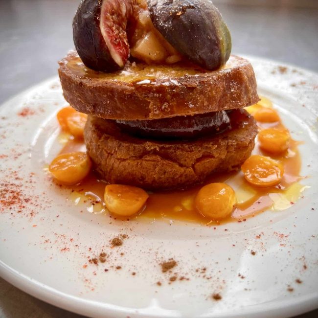 Brioche perdue au caramel beurre salé et compotée de fruits d&rsquo;automne