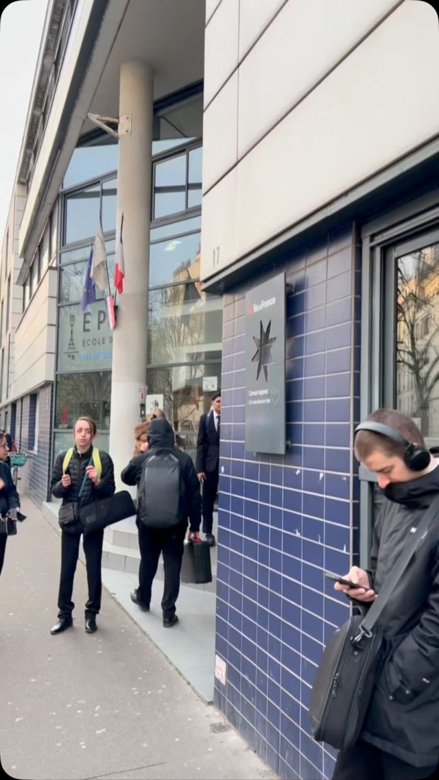 Retour sur la msterclass #ETJ en présence des jeunes de l’ @epmt_paris, du chef @buscaylet2203 et de nos partenaires @agencebio et @koppertcressfrance .
.
#masterclass #transmission #jeunes #chef #bio #produitfrais #produitsaison #produitqualité #micropousse