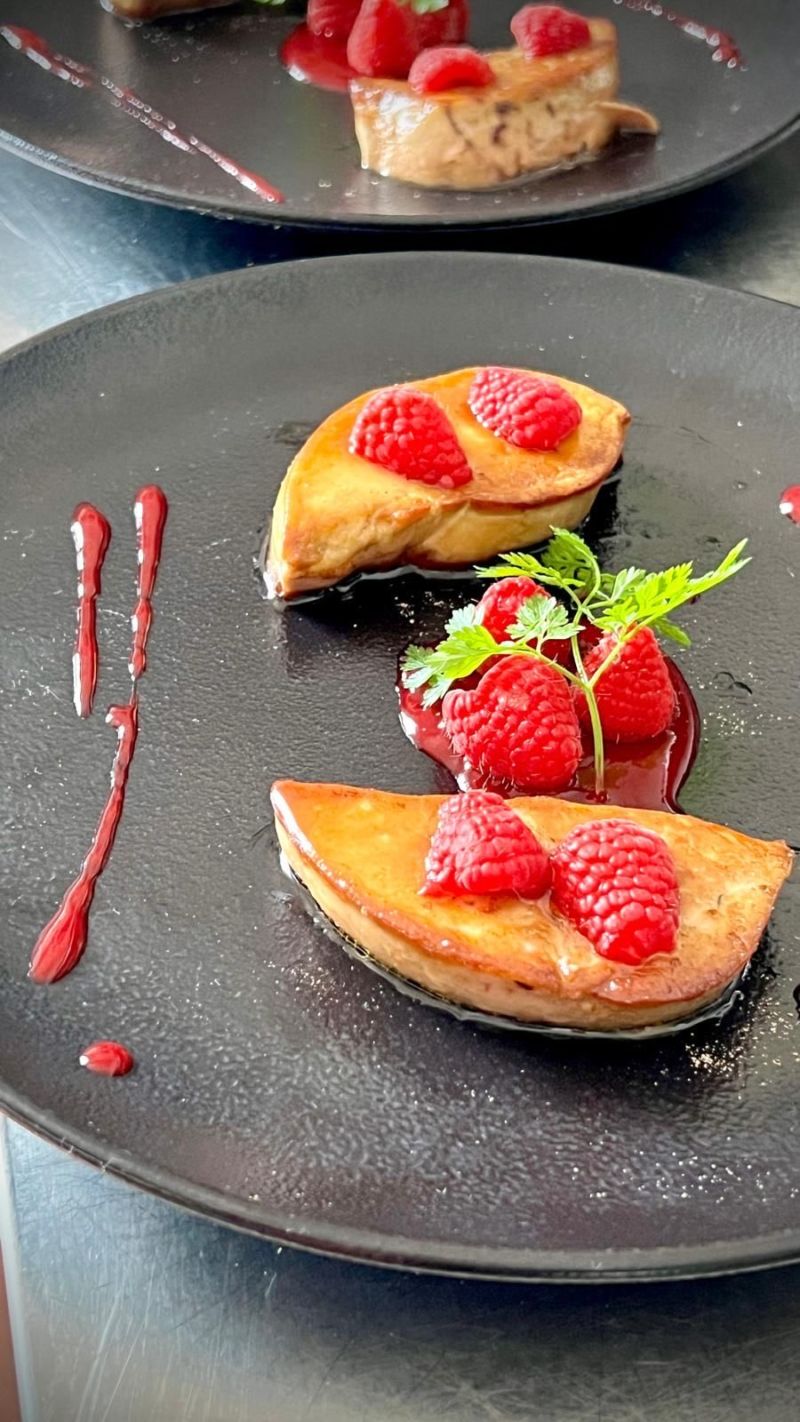 Image for the Tweet beginning: La cheffe @MargaretLienhardt à l'Auberge